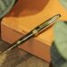Montblanc Meisterstuck Solitaire Gold & Black Ballpoint Pen mẫu bút thép phủ sơn mài mang trong mình vẻ đẹp của sự thanh lịch DSF0661 scaled 1