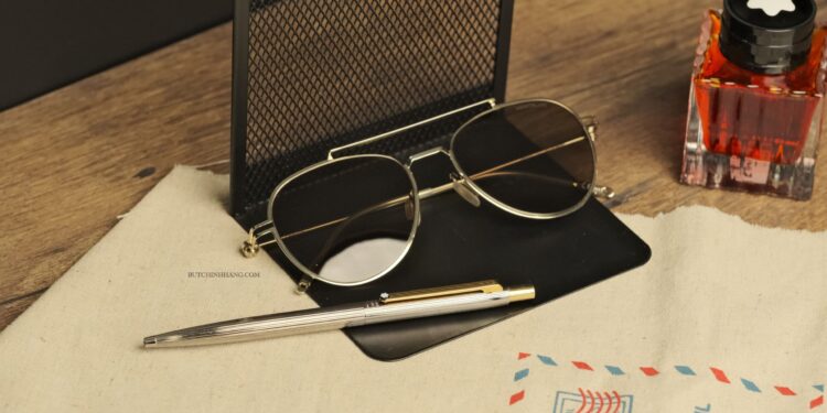 Mẫu kính mát Montblanc Brown Aviator Unisex Sunglasses và bút cổ Slimline push silver metal gold plated - Những sản phẩm đáng để sở hữu CEA1B2D2 F849 42E0 AD21 A58F2A928038 1 201 a scaled 1