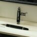 Khám phá vẻ đẹp hoàn hảo của viên kim cương trên mẫu bút Montblanc Meisterstück Mozart Diamond Rollerball Pen(Mini) 107547 DSCF3178 scaled 1
