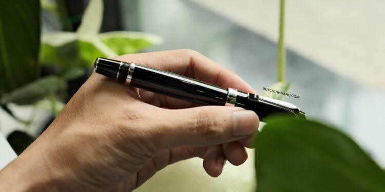 Montblanc Boheme Noir - Mẫu bút với viên đá quý màu đen cho những quý ông mạnh mẽ DSCF3305 scaled 1
