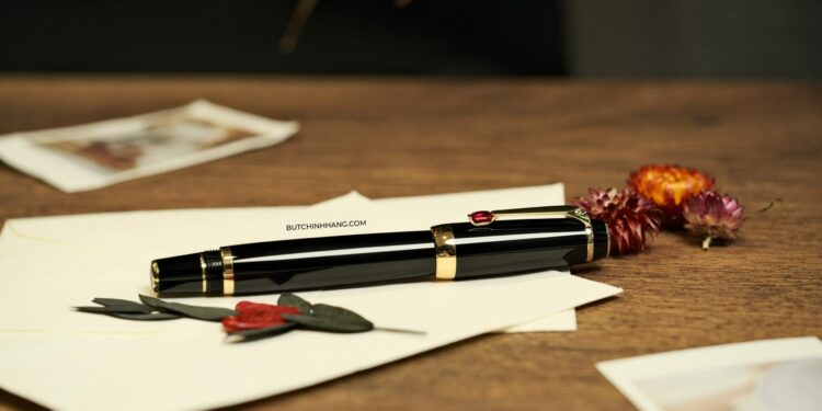Bút Montblanc Boheme Gold Plate Rouge - Mẫu bút đã ngưng sản xuất với viên Ruby đỏ lấp lánh DSCF3869 scaled 1