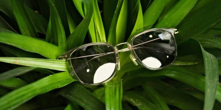 Kính mát Montblanc Unisex Gold/Grey Sunglasses MB0157SA- Biểu tượng của sự sang trọng và thể hiện sự tinh tế trong từng chi tiết DSCF3883 scaled 1