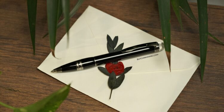 Bút Montblanc Starwalker Midnight BallPoint Pen - Sản phẩm giá rẻ dành cho những ai vừa bắt đầu hành trình sưu tầm Montblanc DSCF3890 scaled 1